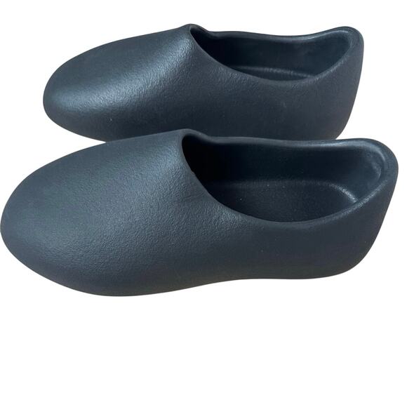 Yeezy Slides Slippers YZY SL-01 Black Size 4 - New - Picture 7 of 11